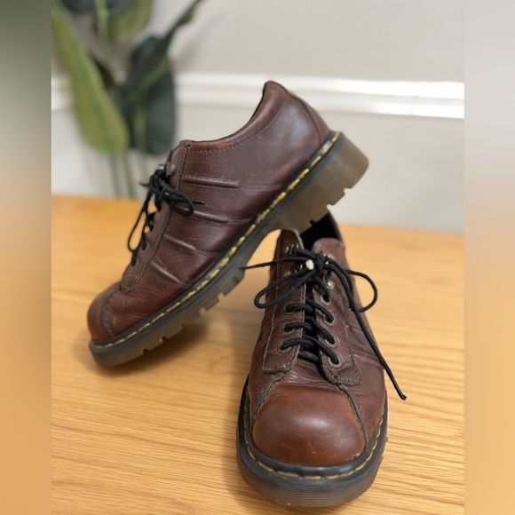 Dr. Martens Made in England  Brown Oxfords Men’s 10 Vintage Chunky Leather Shoes main image 12